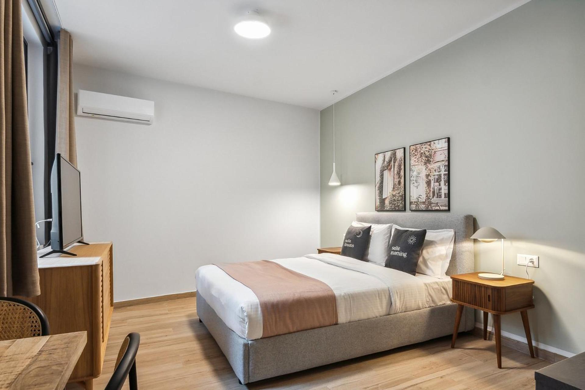 Limehome Solonos Center *