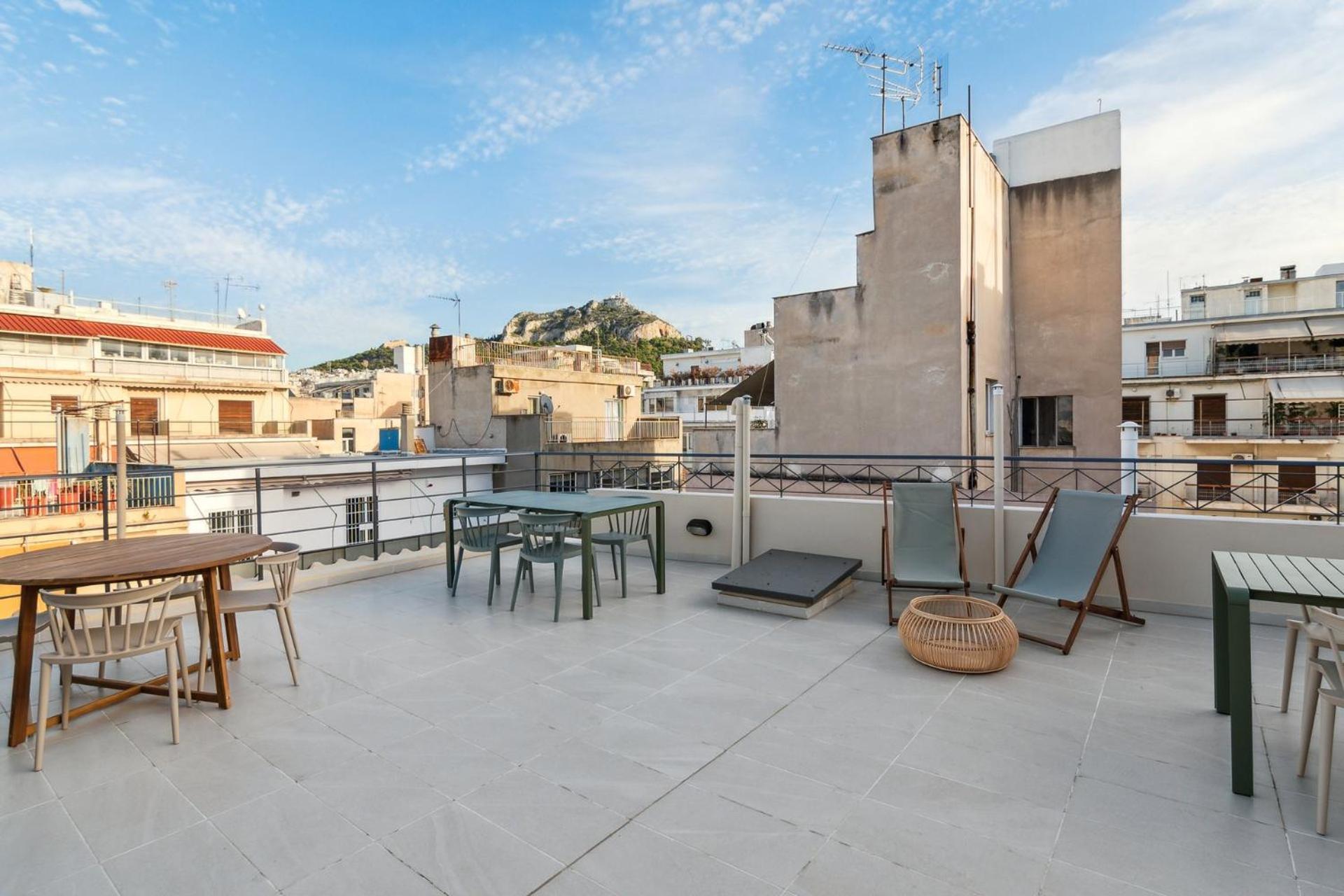 Limehome Solonos Center *