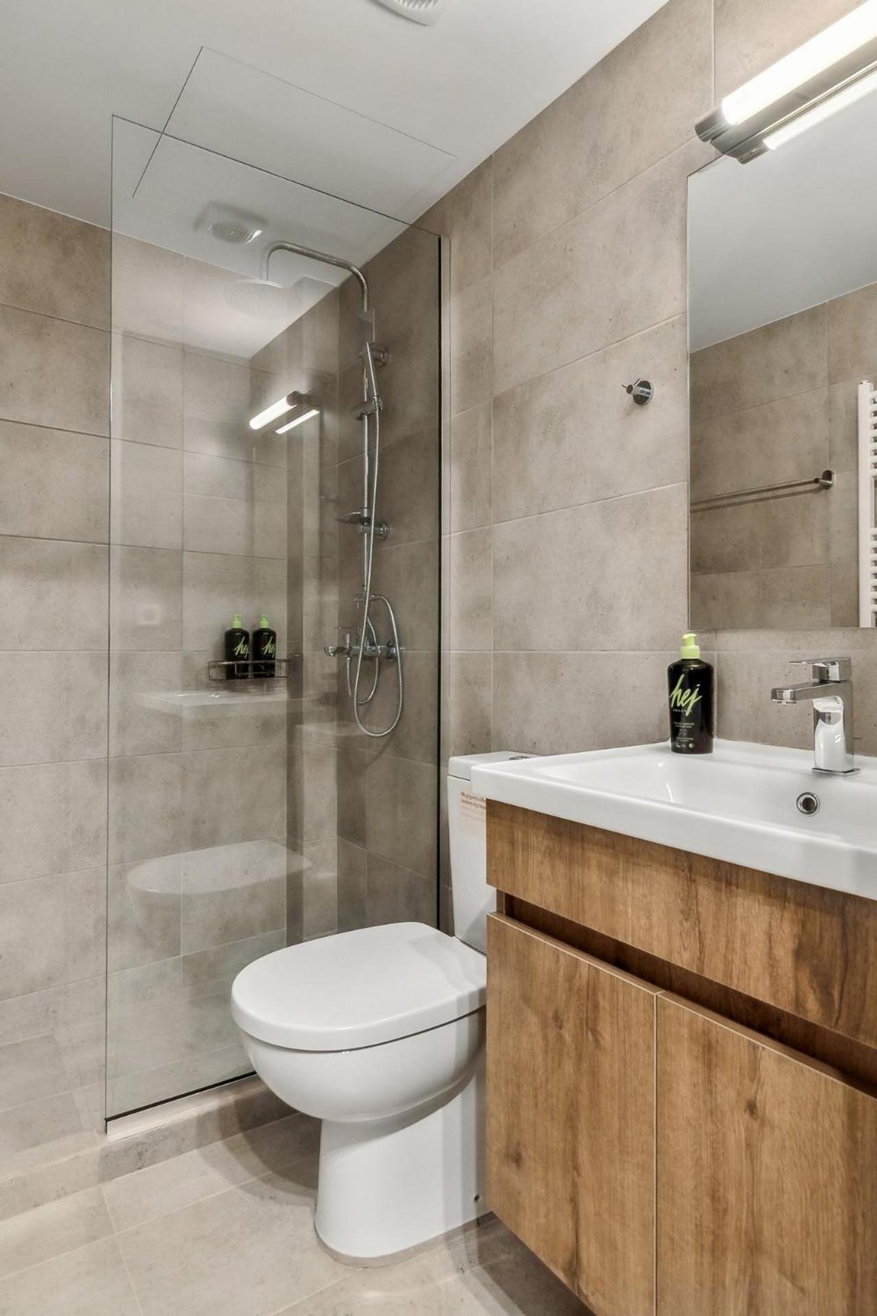 Limehome Solonos Center
