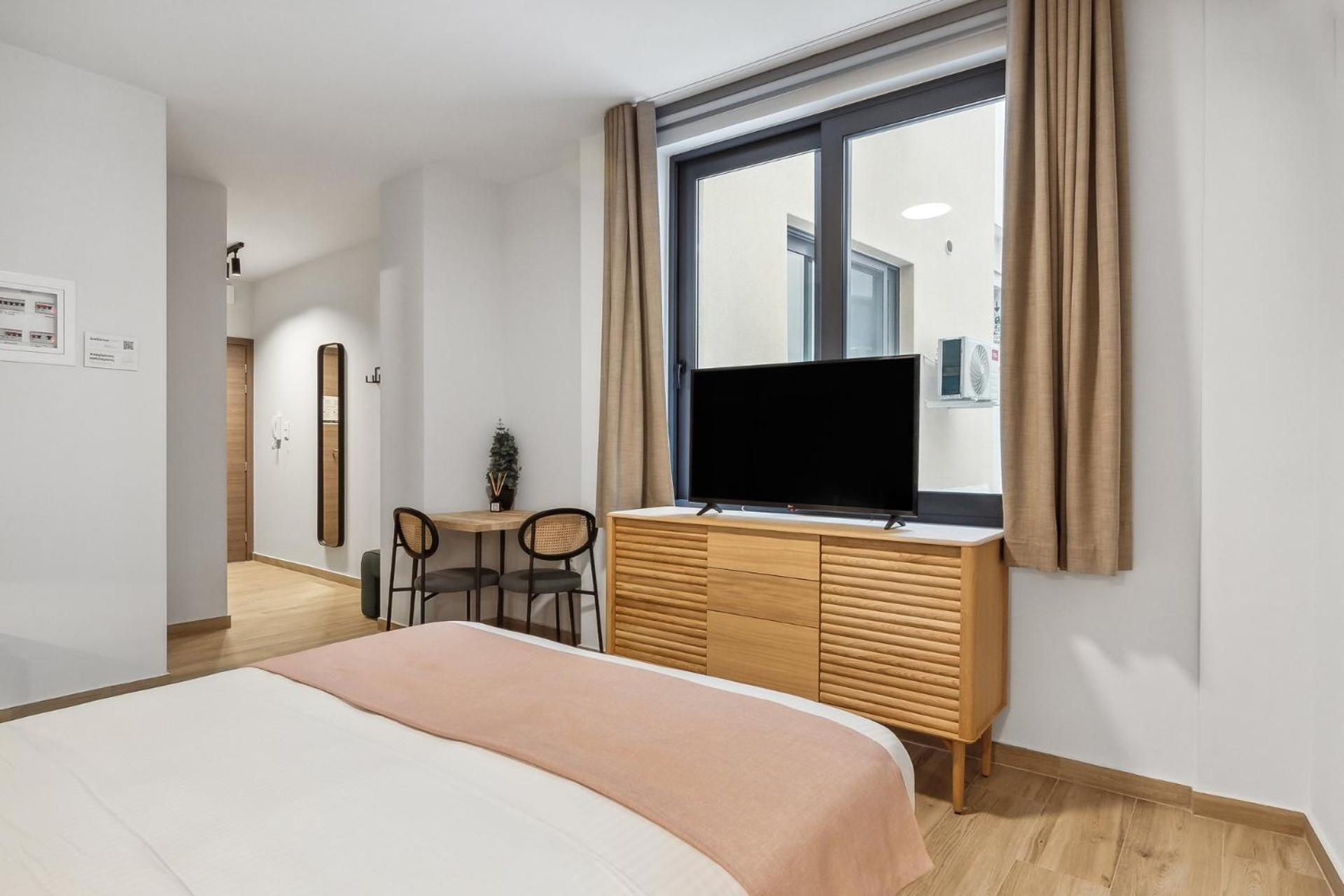 Limehome Solonos Center Apartment *