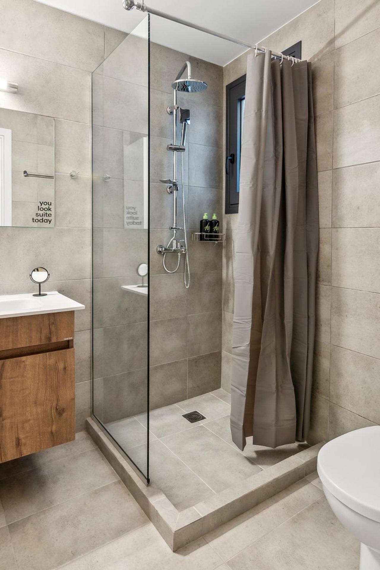Limehome Solonos Center Athens