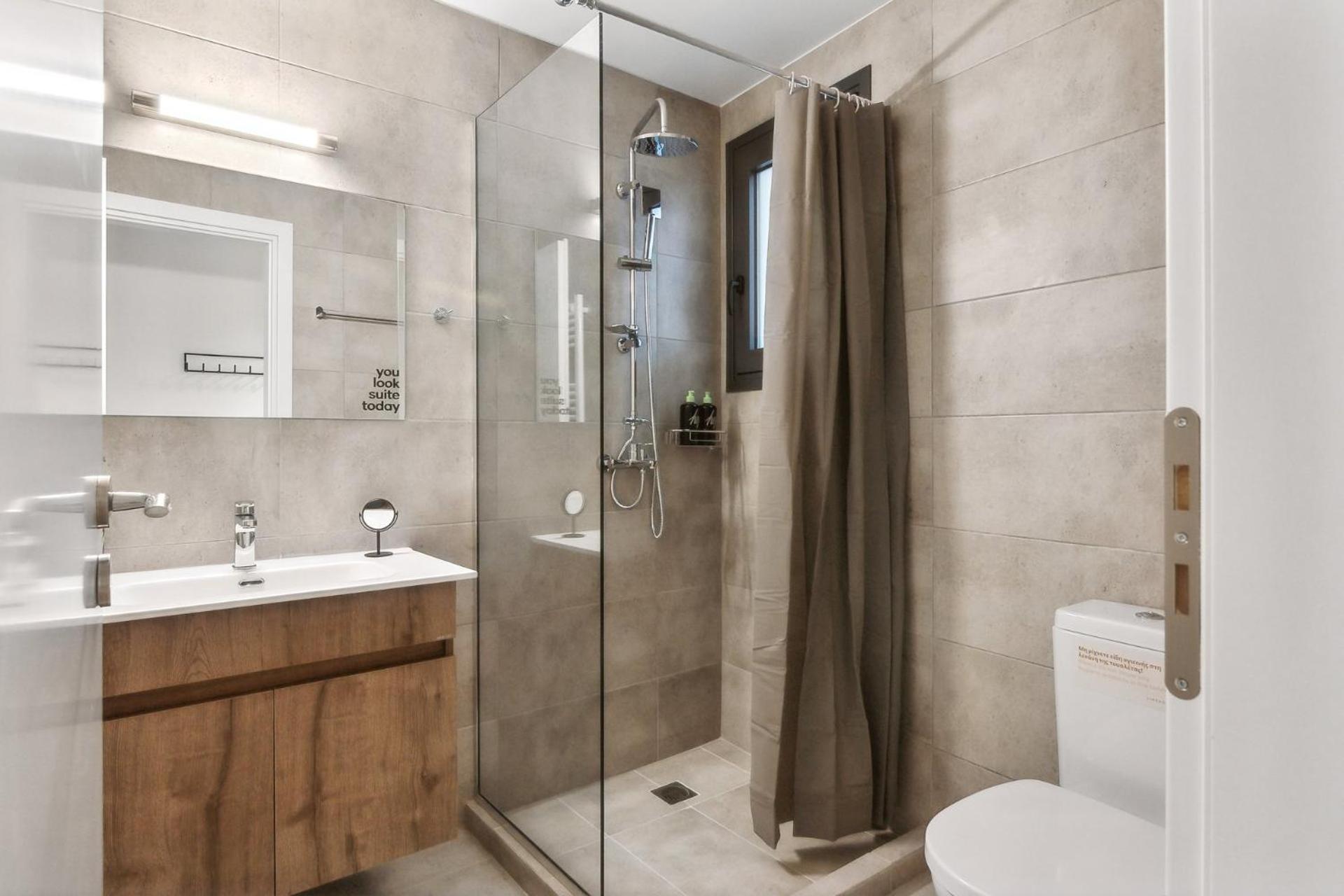 Limehome Solonos Center