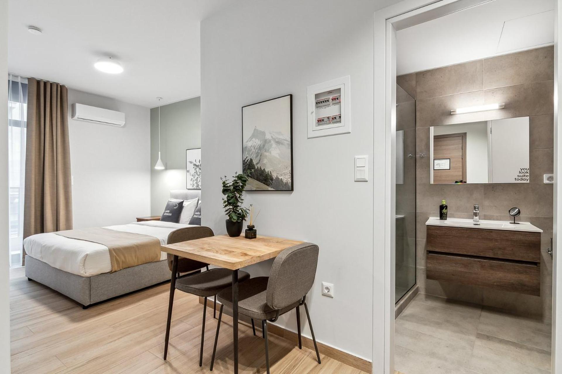 Limehome Solonos Center * Athens