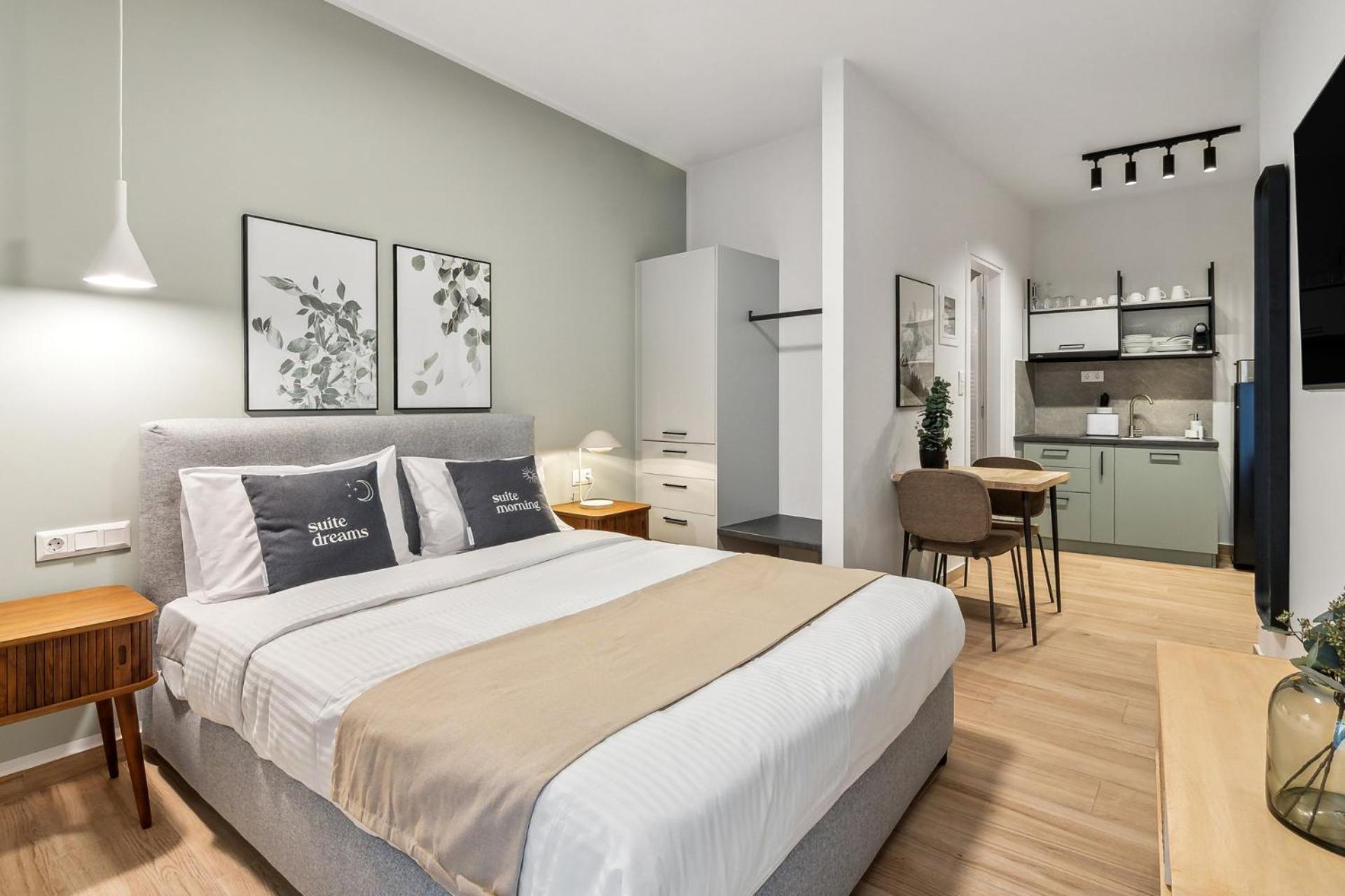 Limehome Solonos Center Apartment *
