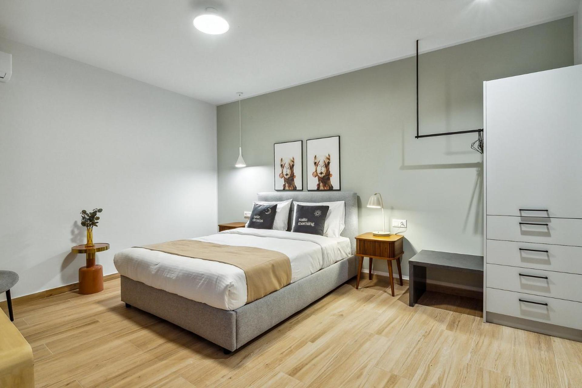 Limehome Solonos Center