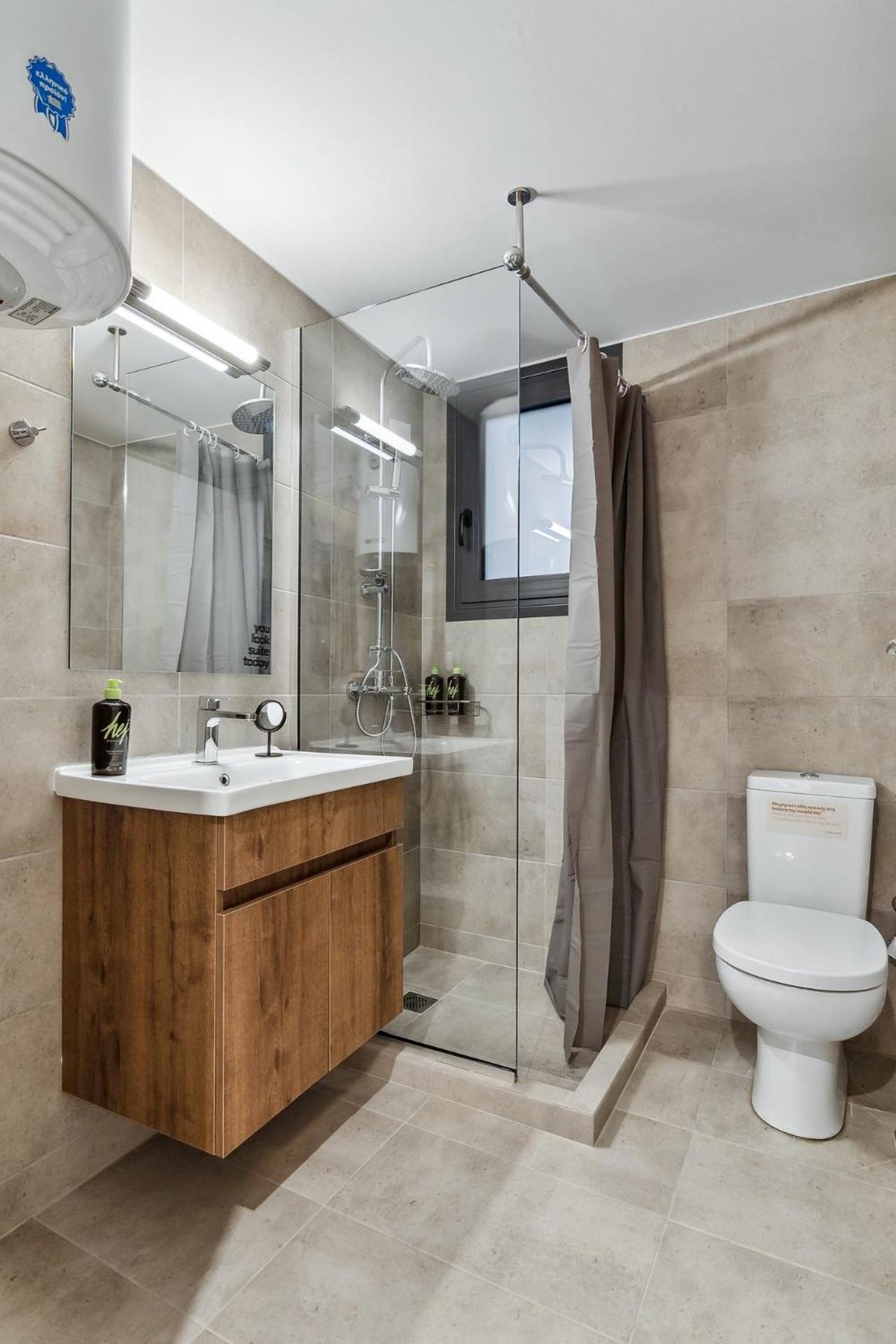 Limehome Solonos Center Athens