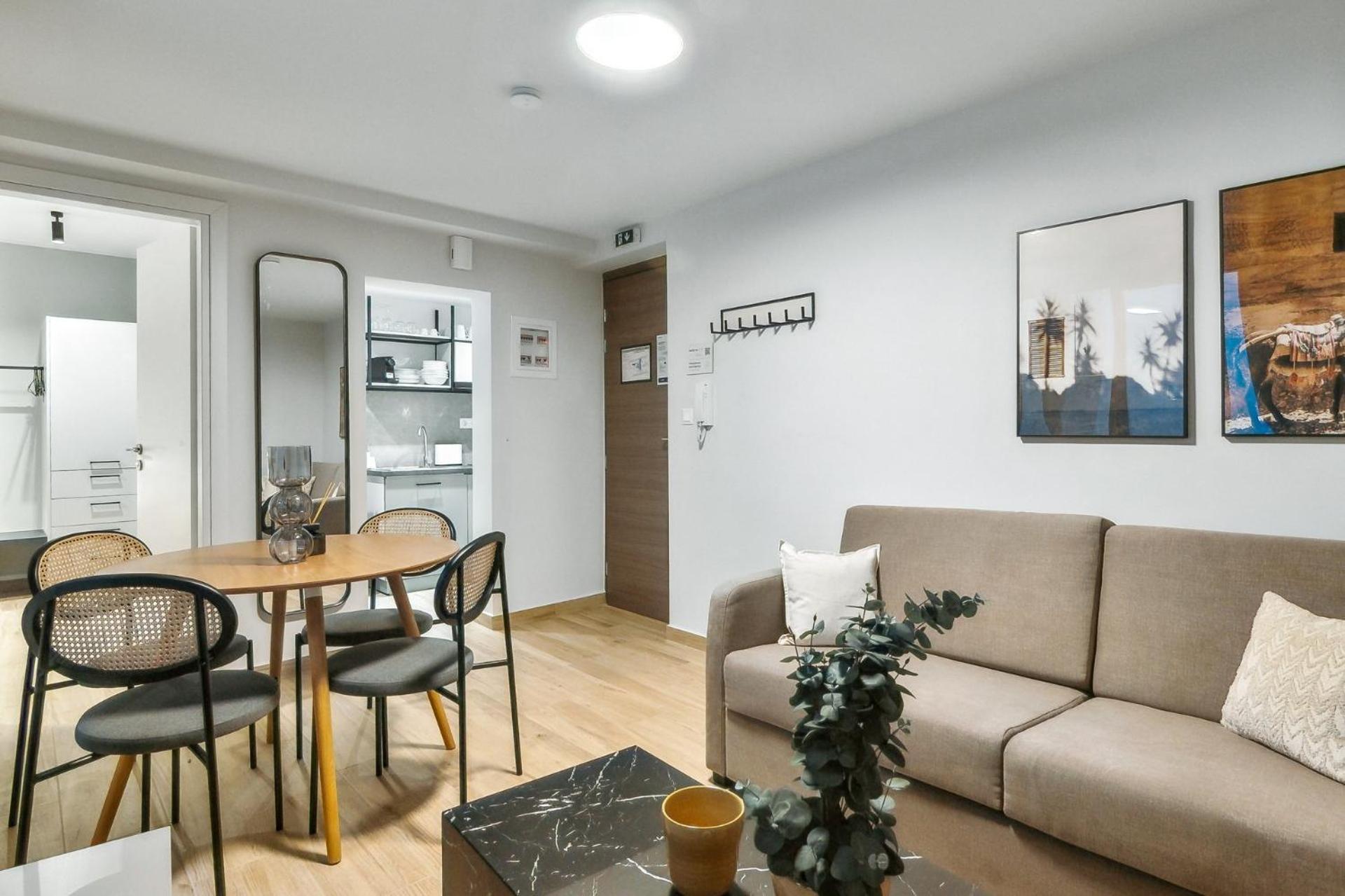 Limehome Solonos Center Athens