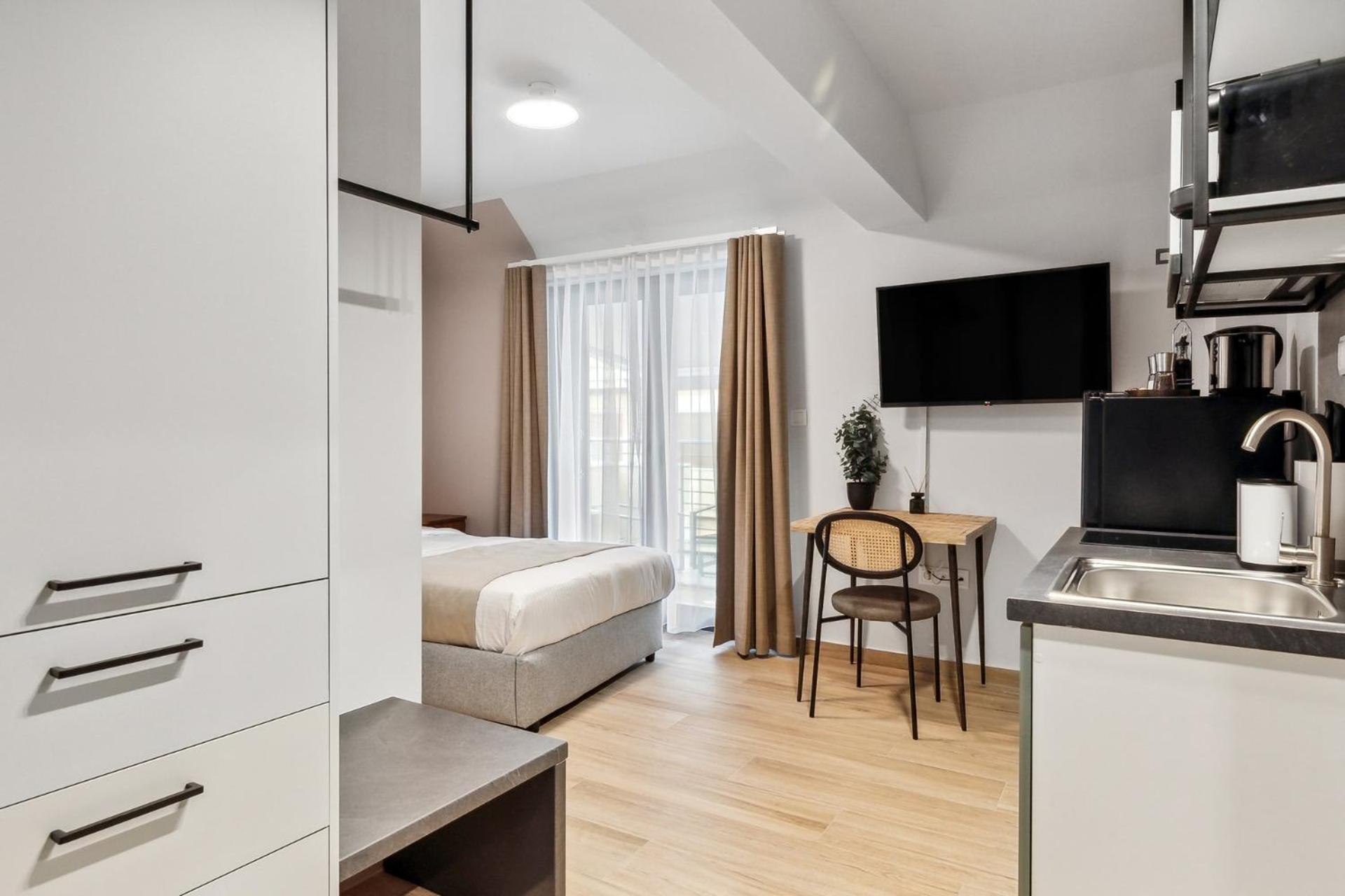 Limehome Solonos Center
