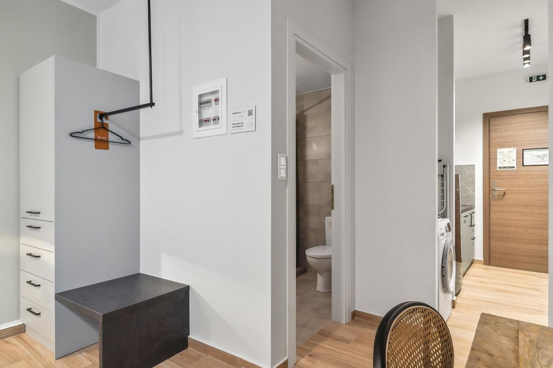 Apartment Limehome Solonos Center
