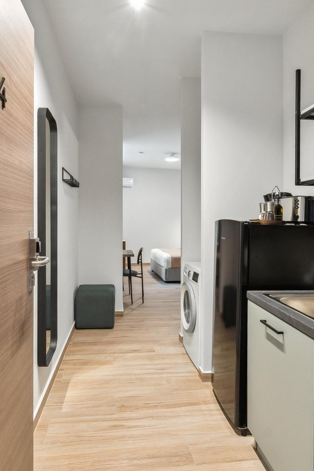Apartment Limehome Solonos Center *