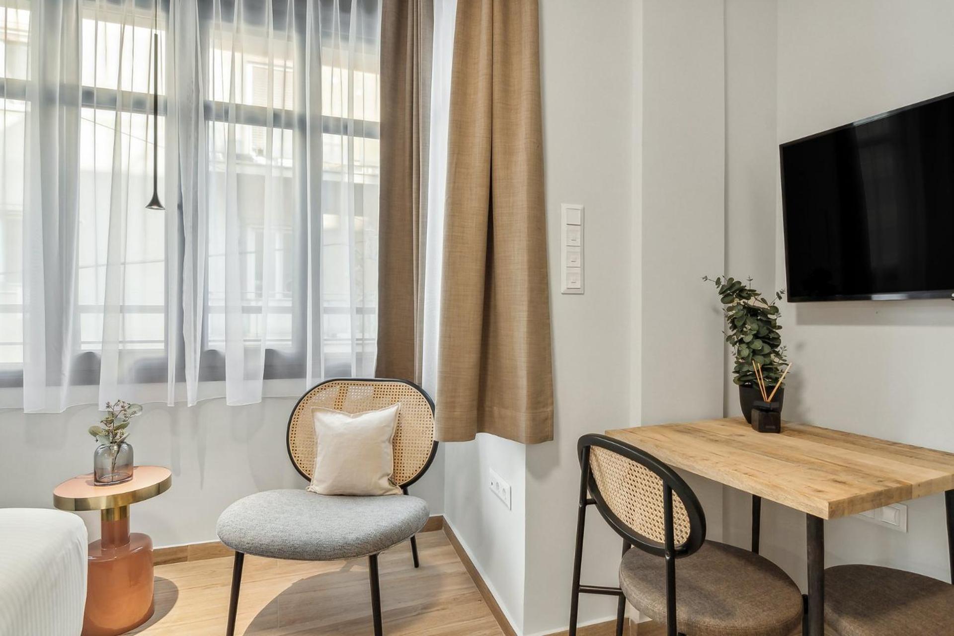 Apartment Limehome Solonos Center *