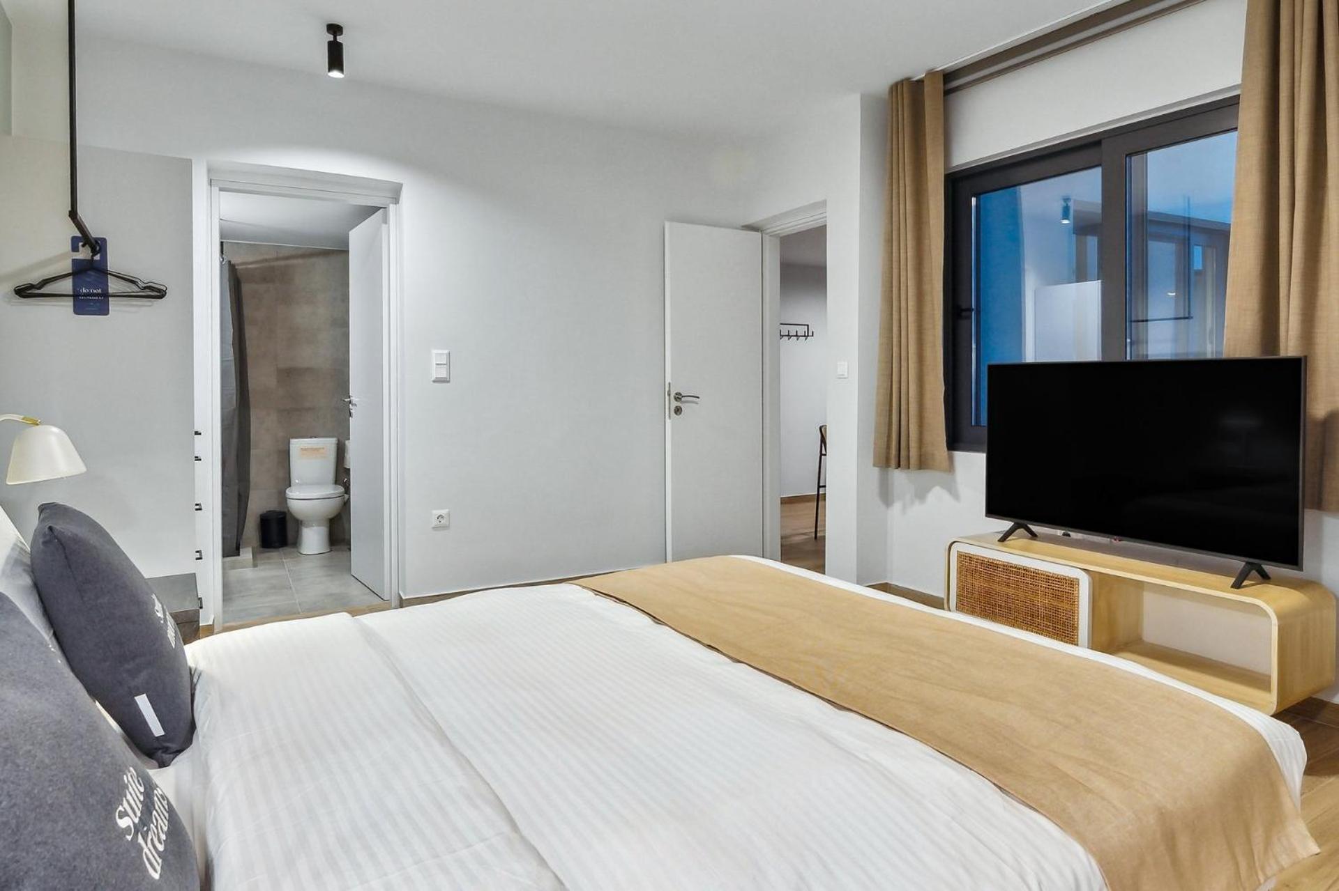 Apartment Limehome Solonos Center