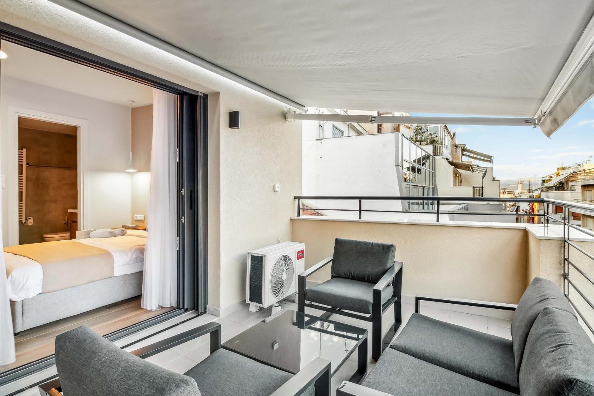 Limehome Solonos Center *