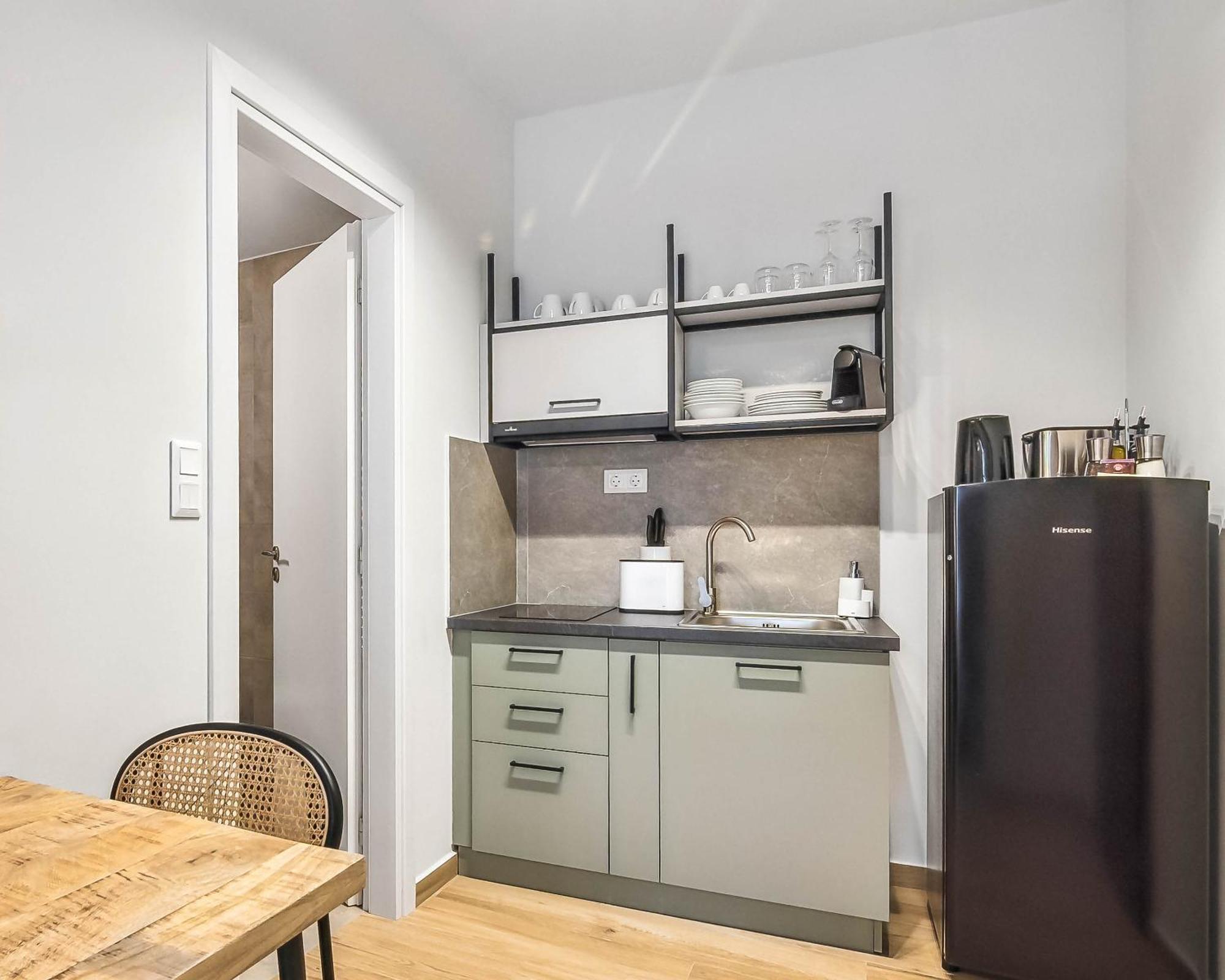 Apartment Limehome Solonos Center